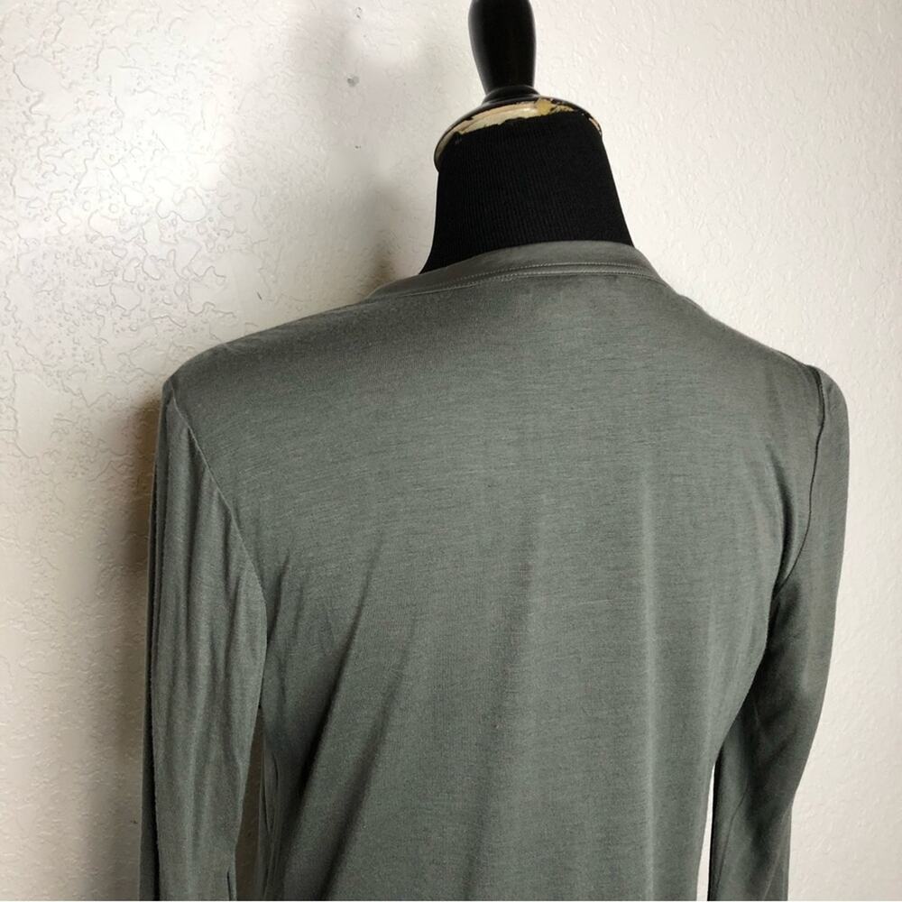 Vince green gray silky front knit back long sleeve v neck top size Small - Picture 11 of 14